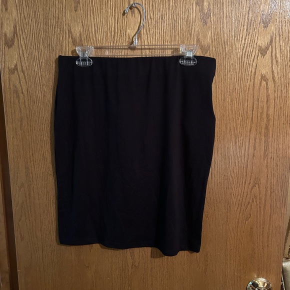 Brave Soul Plus jade jersey basic skirt in black from ASOS. NWT - Picture 4 of 5